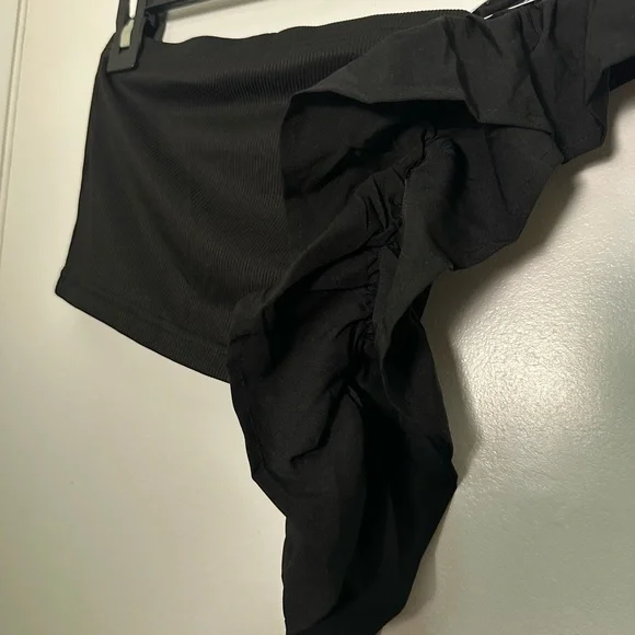 SHEIN Black Ribbed Tank Top - Picture 3 of 3